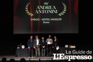 Guida Ristoranti Teatro Nazionale 301 Andrea Antonini si aggiudica il premio come "Miglior giovane chef" 2024